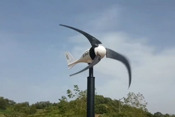 300 watt gunes enerjisi ve istabreeze 500 watt ruzgar turbini elektrik uretimi