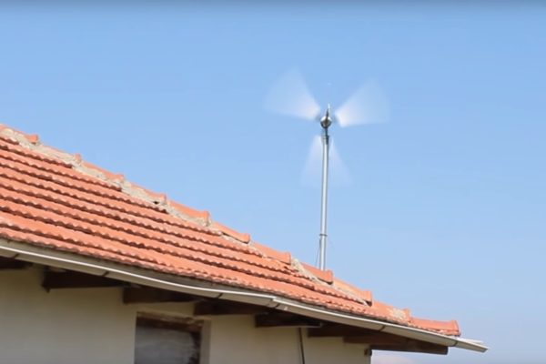 ciftlik icin 3 5 kw gunes paneli ve istabreze 2 kw ruzgar turbini elektrik uretimi