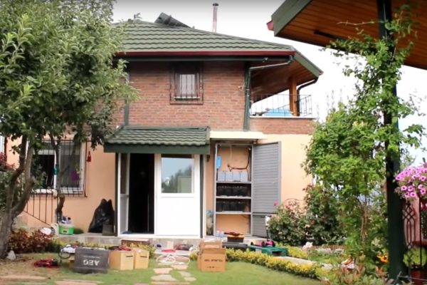 ev icin 2 kw gunes paneli ve istabreeze 3000 watt ruzgar turbini ile elektrik sistem