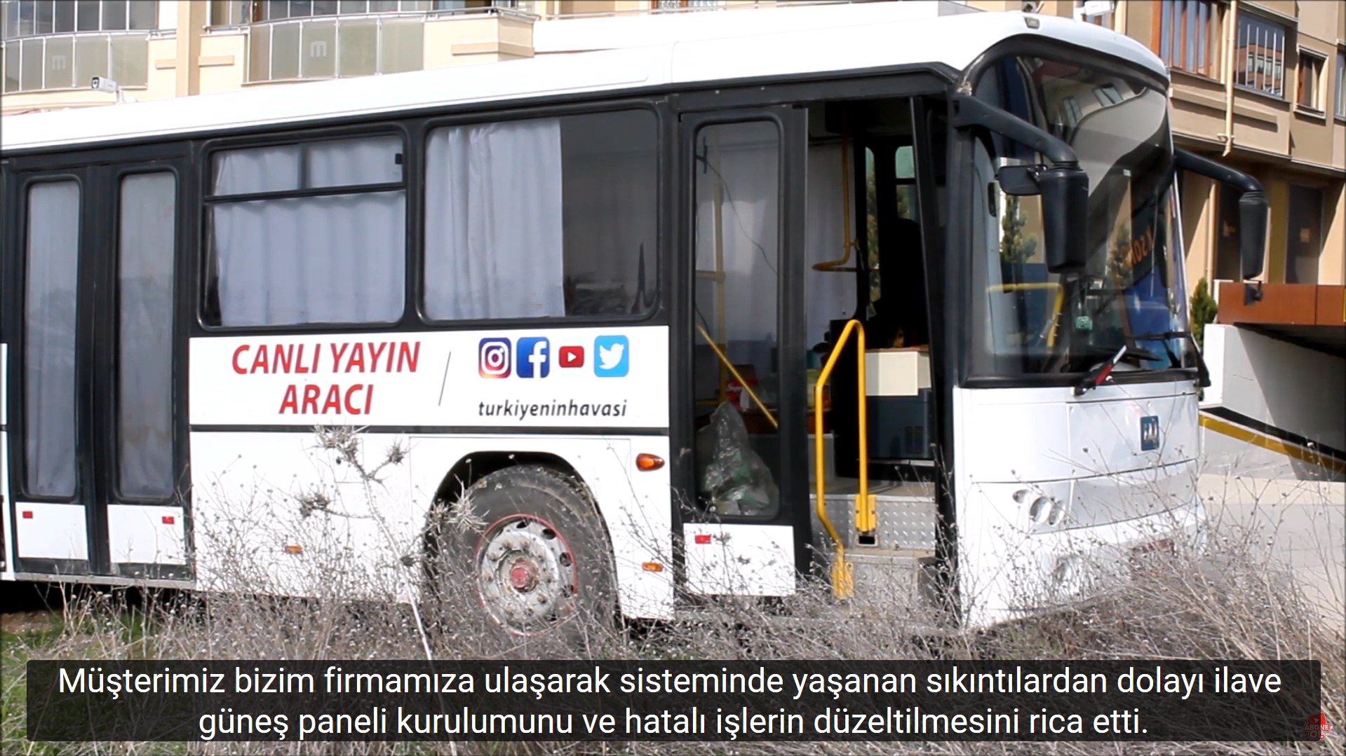 gunes paneli ile otobusun ve karavanin elektrigini uretti