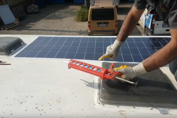 karavan icin esnek gunes paneli ve kurulumu