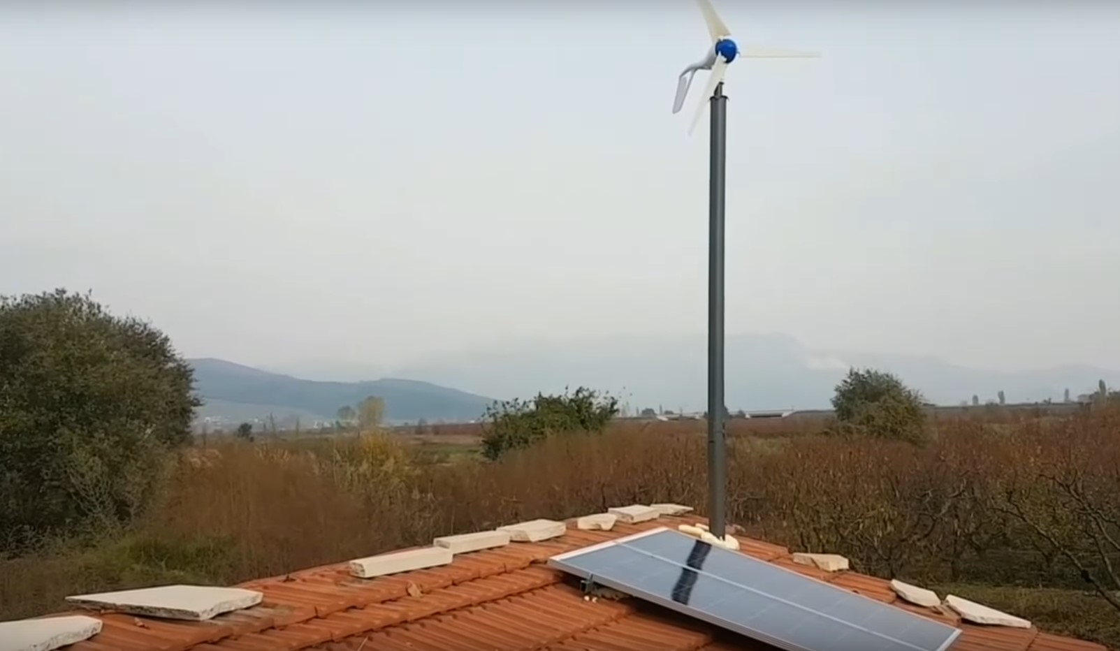 lexron 400 watt ruzgar turbini ve 300 watt gunes enerjisi paneli kurulumu